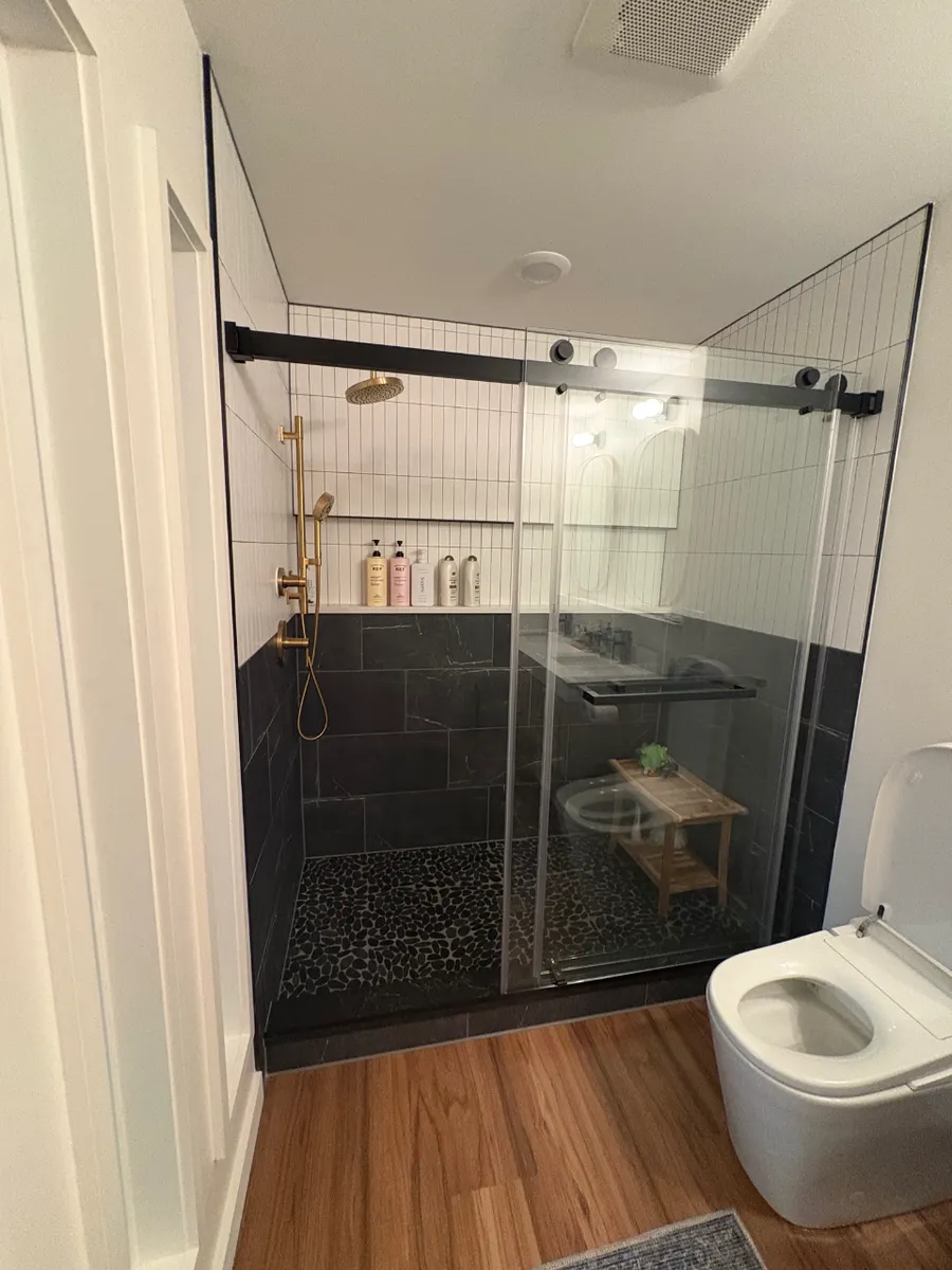 Bathroom niche lighting reference image